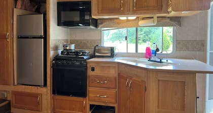 Cozy Caravan in lovely Troy Alabama with AC