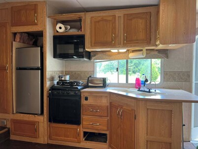 Cozy Caravan in lovely Troy Alabama with AC