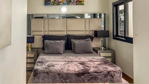 Caja de seguridad en la habitación y decoración personalizada