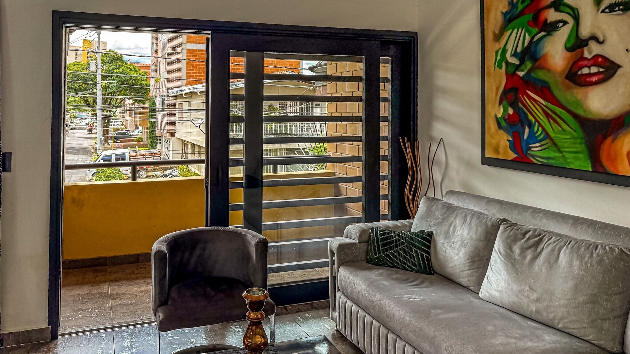 Deluxe Loft, Balcony, City View | Living area