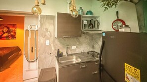 Executive Apartment | Private kitchen | Fridge, microwave, coffee/tea maker, rice cooker