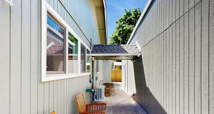 Cozy dog-friendly studio, fast WIFI, A/C and in-unit washer & dryer