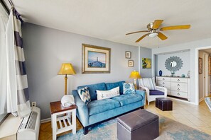 TV, DVD player - Oceanfront Condo with indoor/outdoor pools, hot tub, & AC (Myrtle Beach)