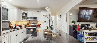 Gated Pet-friendly Home with Hot Tub, Massage Chair, Deck and Fire Pit