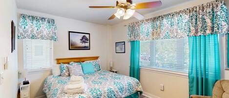 Fer et planche Ă repasser, accĂšs Ă Internet, literie fournie