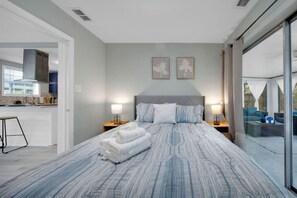 4 slaapkamers, een strijkplank/strijkijzer, gratis wifi, beddengoed