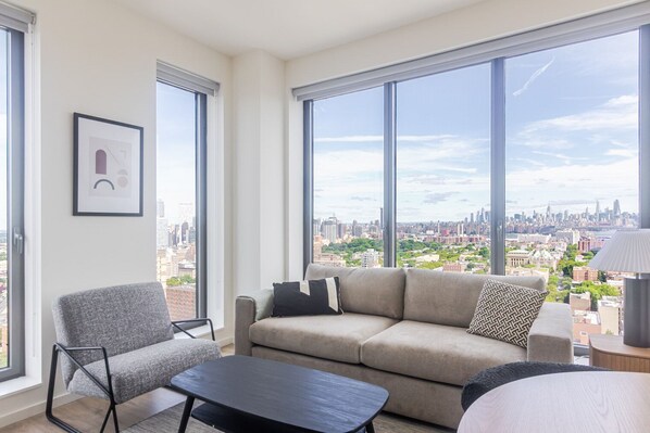 TV, stereo - Blueground | Clinton Hill, pool, nr Prospect Park (New York)