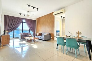 Apartamento superior, 3 quartos, cozinha, vista para a cidade | Vista do quarto