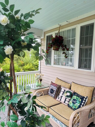 Charming 3-bedroom house in peaceful Rockland with AC