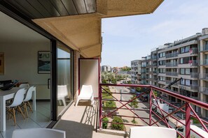 Property grounds - Stylish Sunlit Beachside Apartment Koksijde (Koksijde)
