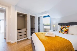 2 chambres, fer et planche à repasser, Wi-Fi, draps fournis