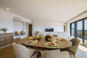 Dining - The Shoreline 4 by Portugal Portfolio (Parede)