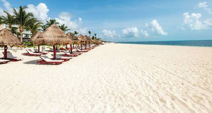 Private Terrace Penthouse in Exclusive Beachfront Complex