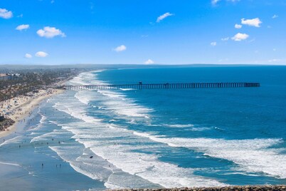 Walk to Moonlight Beach, Updated and Remodeled, Dream Getaway