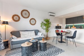 TV - Charming Duplex Apartment near Anse Marcel Beach (SAINT MARTIN)