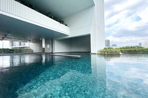Kolam renang indoor/outdoor