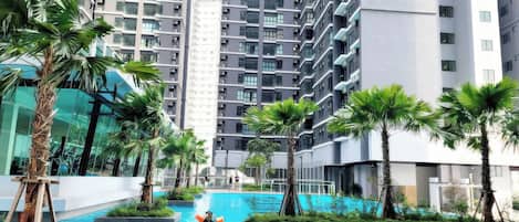 Kolam renang outdoor