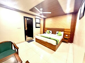 Bàn ủi/dụng cụ ủi quần áo, truy cập Internet không dây miễn phí 