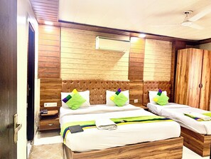 Bàn ủi/dụng cụ ủi quần áo, truy cập Internet không dây miễn phí 