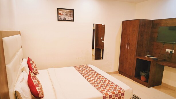 Deluxe Double Room, City View