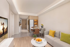 Apartemen Eksekutif, 1 kamar tidur | Seprai premium, selimut bulu angsa, brankas, dan meja kerja