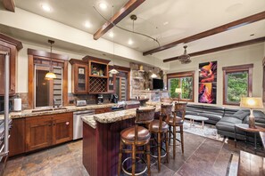 Mikrowelle, Ofen, Herdplatte, Geschirrspüler