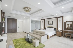 Superior Suite | Iron/ironing board, free WiFi, bed sheets