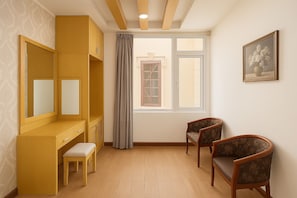 Quarto casal standard | Ferros/tábuas de passar roupa, Wi-Fi de cortesia, roupa de cama