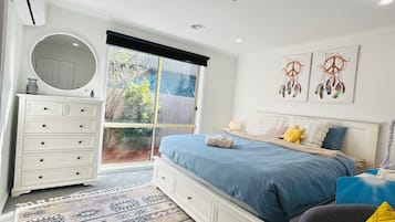 3 bedrooms, iron/ironing board, WiFi, bed sheets