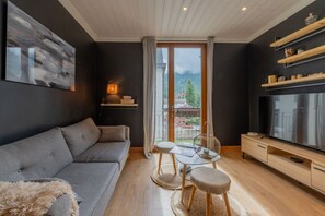 TV - Straton - Cosy 1 CH Modern | Hypercentre | Transport 150m (Chamonix-Mont-Blanc)