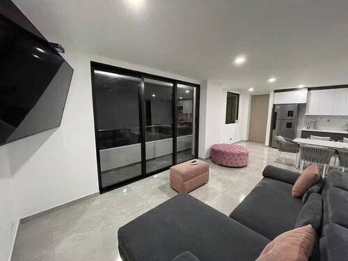 Amplio y Moderno Apartamento Familiar en Envigado