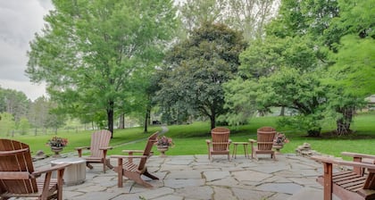 Historic Toad Hall Carriage House 200 acres w pool