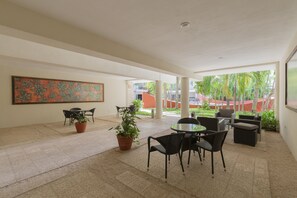 屋外ダイニングエリア