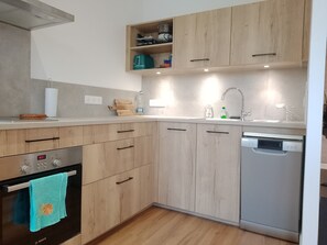 Fridge, microwave, oven, stovetop - Charming apartment between lakes and mountains (Seyssel)