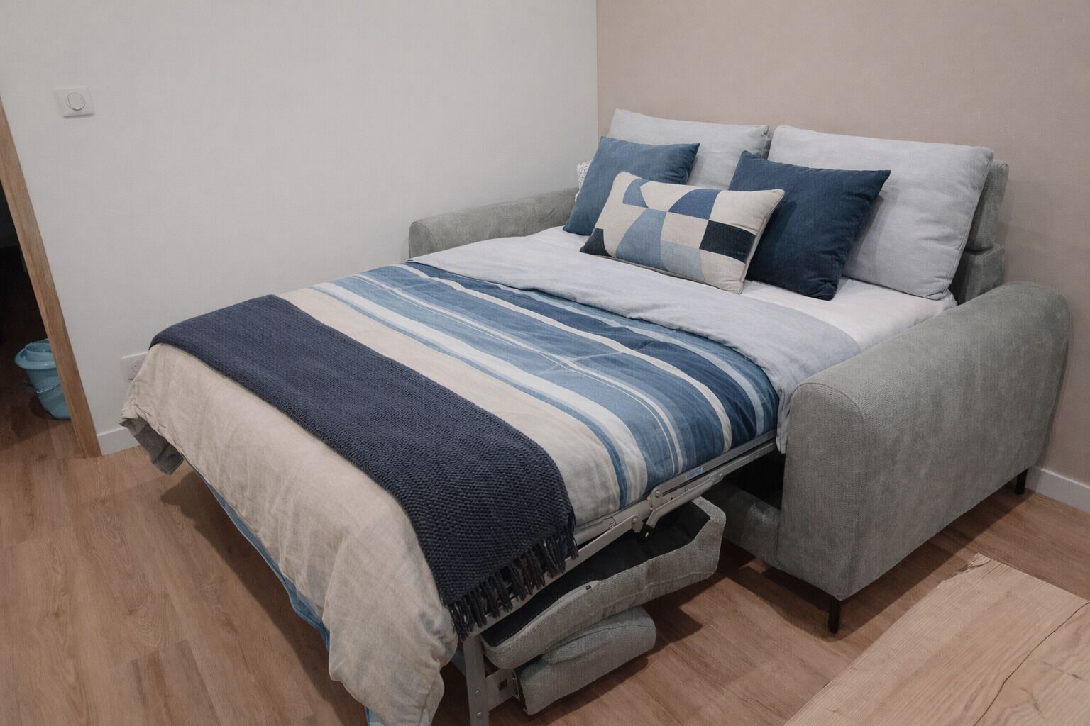 1 bedroom, desk, iron/ironing board, travel crib