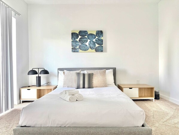 2 habitaciones, escritorio, tabla de planchar con plancha y wifi 