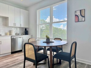 Dining - Renovated Penthouse in Old Fourth Ward (Atlanta)