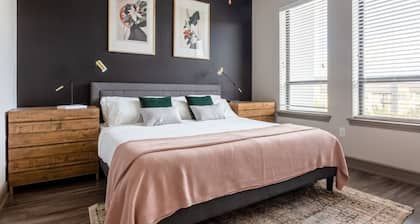 Diamond at Kenzie - Modern 2-bedroom, North Austin