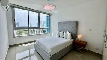 Apartment | 3 bedrooms, desk, Internet