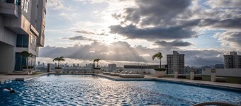 Gold Tower - Bright 3 BDR Apt in Costa del Este