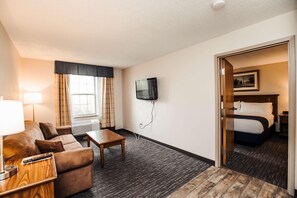 Living area - Surestay Plus Hotel By Best Western Elizabethtown Hershey (Elizabethtown)