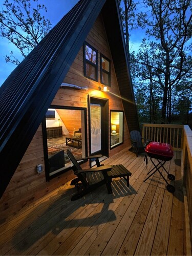 Mountaintop cabin 15 minutes from Hot Springs, AR - Perfect for a getaway