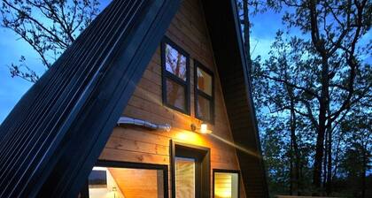 Mountaintop cabin 15 minutes from Hot Springs, AR - Perfect for a getaway