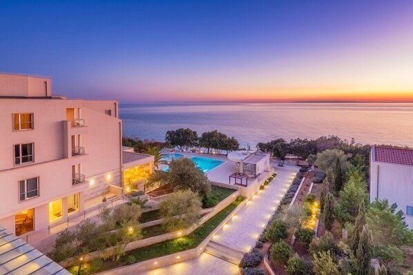 Exterior - Family Hotel La Luna All Inclusive (Novalja)