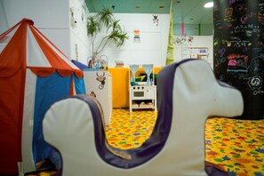 พื้นที่เล่นสำหรับเด็ก