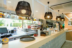 酒吧(店内)
