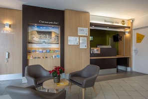 Lobby - B&B Hotel Orange (Orange)