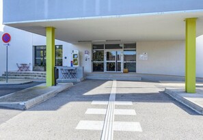 Exterior detail - B&B Hotel Orange (Orange)