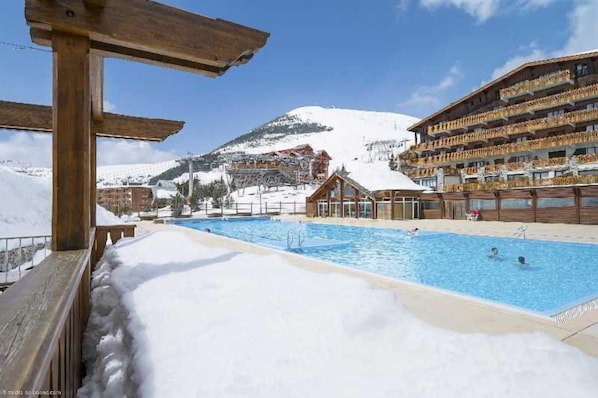 Kolam renang outdoor