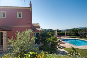 Piscina a l'aire lliure 